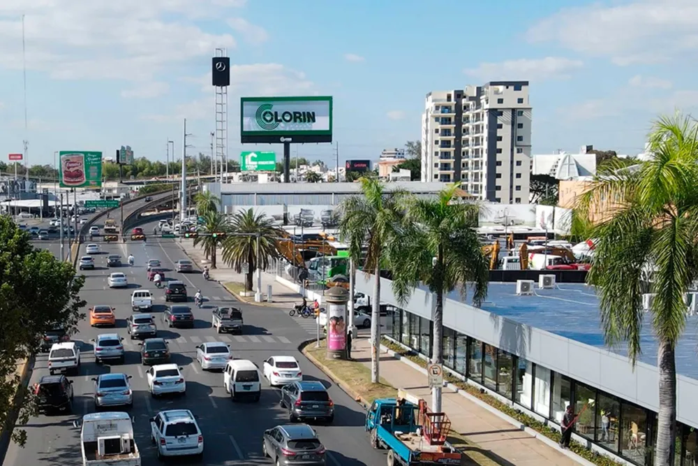 Av. Winston Churchill casi esq. Av. John F. Kennedy
